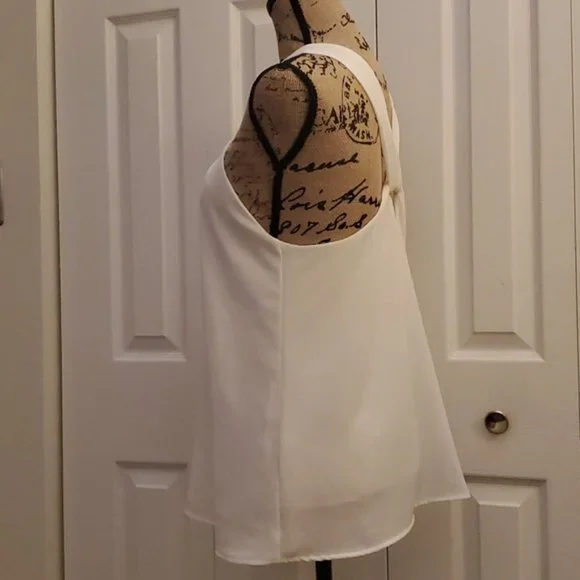 White Halter Top. Sz. M - Picture 3 of 5